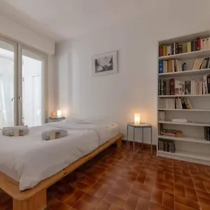 Grand Lumineux Pour 2 A 4 Personnes A Intra-muros Wifi Gratuit Apartment Avignon